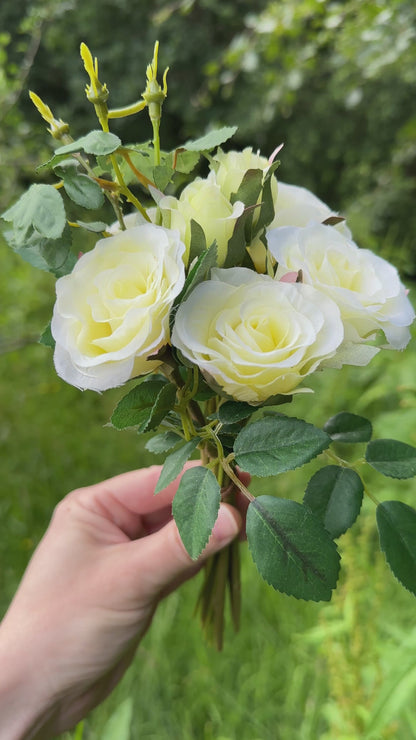 Artificial Cream Rose Flower Bundle Bouquet Video