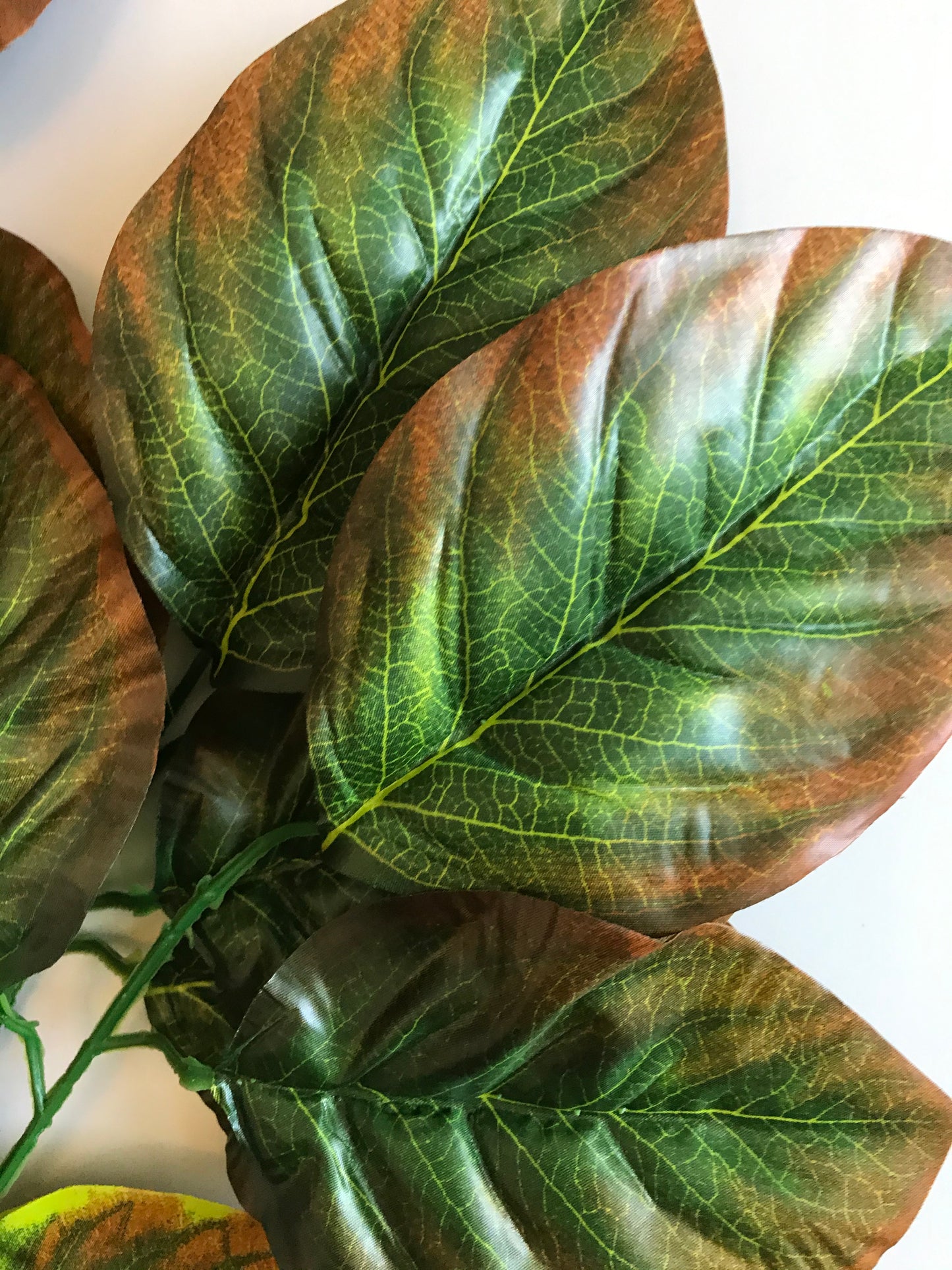 Pack of 3 Artificial Rose Leaf Sprays Extra Large - 70 cm - Green/Red Leaves